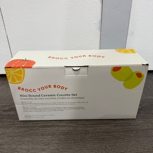 New In Box Mini Round Ceramic Cocotte Set of 2 - Picture 5 of 11